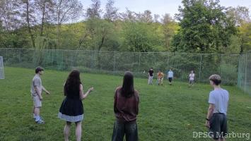 Pfadi-Übernachtungswochenende<br/>Am Wikingerschach spielen